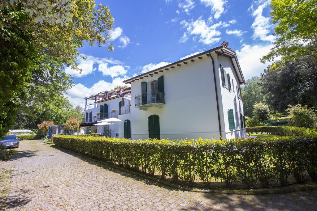 Residence Casa Bianca Marina di Massa Exterior photo