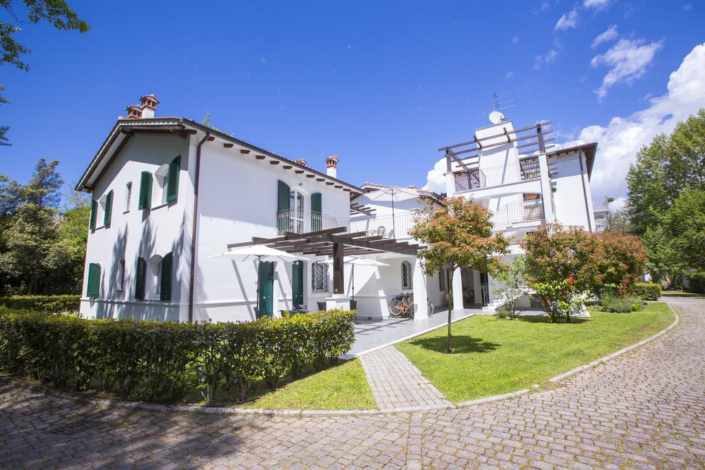 Residence Casa Bianca Marina di Massa Exterior photo
